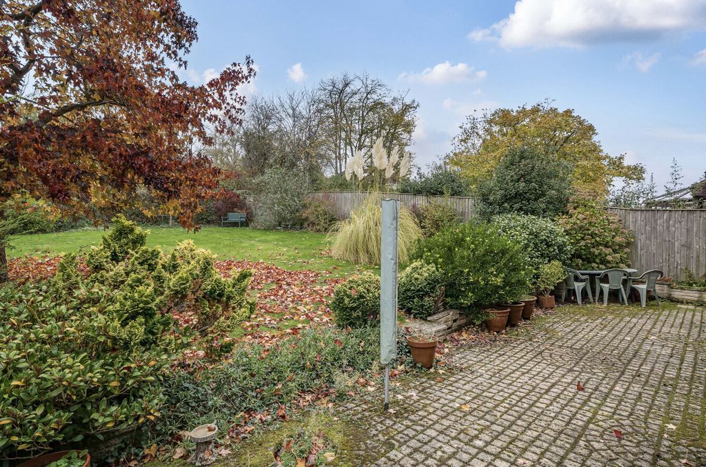 Property photo 2 of 22 Garden