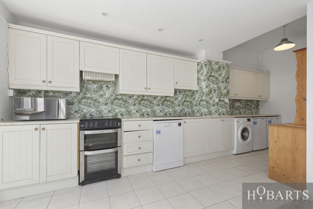 Property photo 3 of 17 Gallery