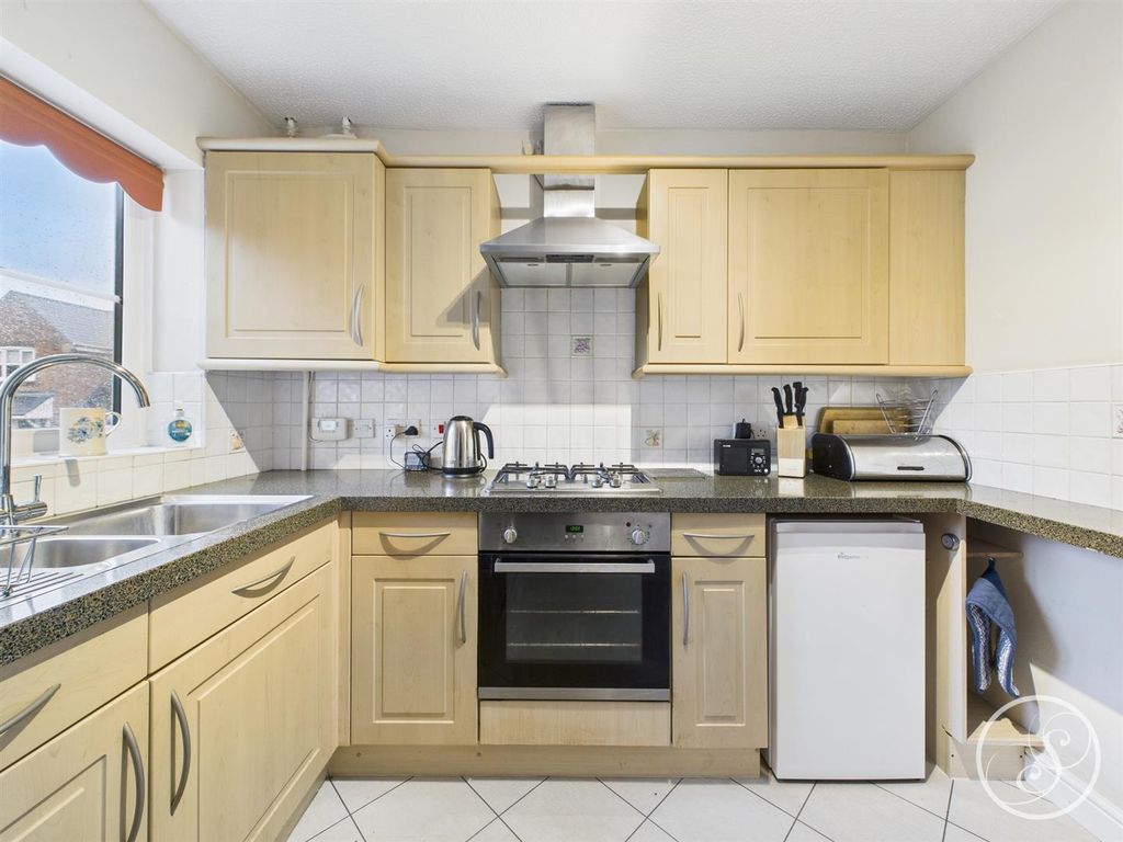 Property photo 2 of 17 Kitchen