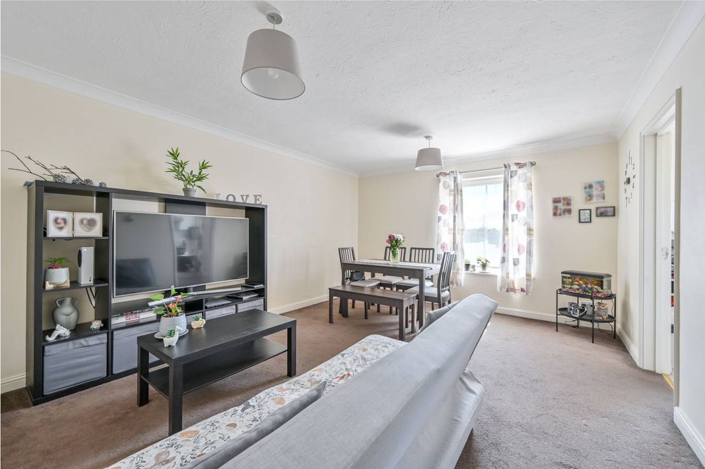 Property photo 2 of 7