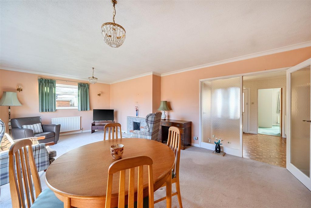 Property photo 3 of 21 1383778-19-691Efa6Fa7178.Jpg