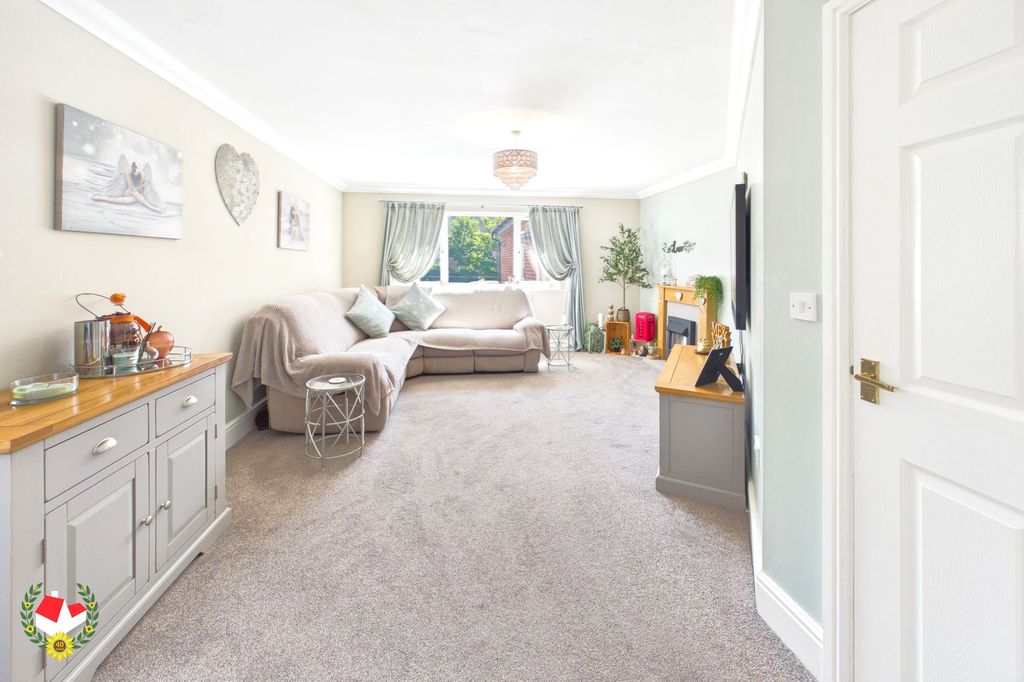 Property photo 2 of 19
