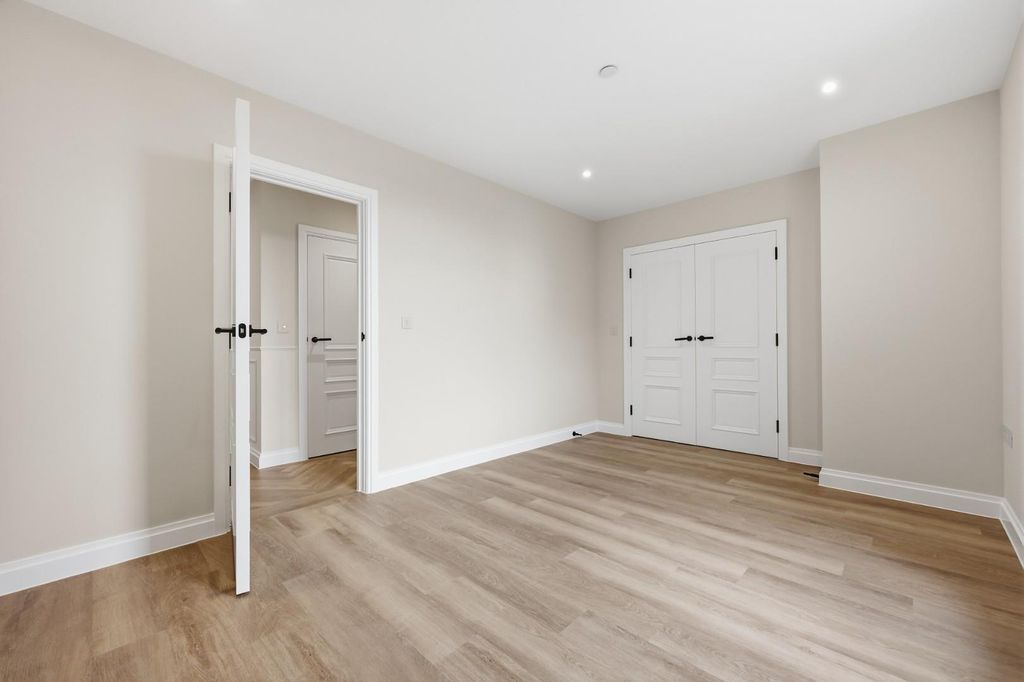 Property photo 2 of 12 Img_1322.Jpg