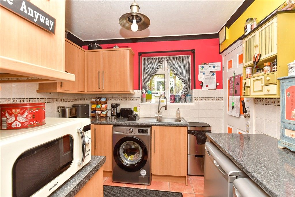 Property photo 2 of 10 Kitchen