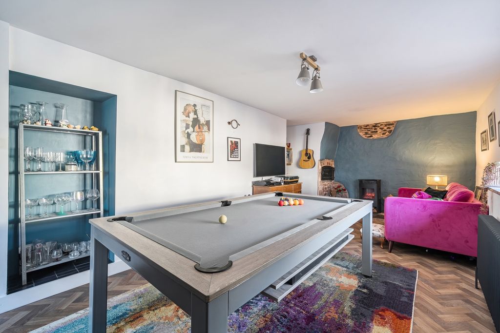 Property photo 2 of 21 1386820-7-69304d1510Deb