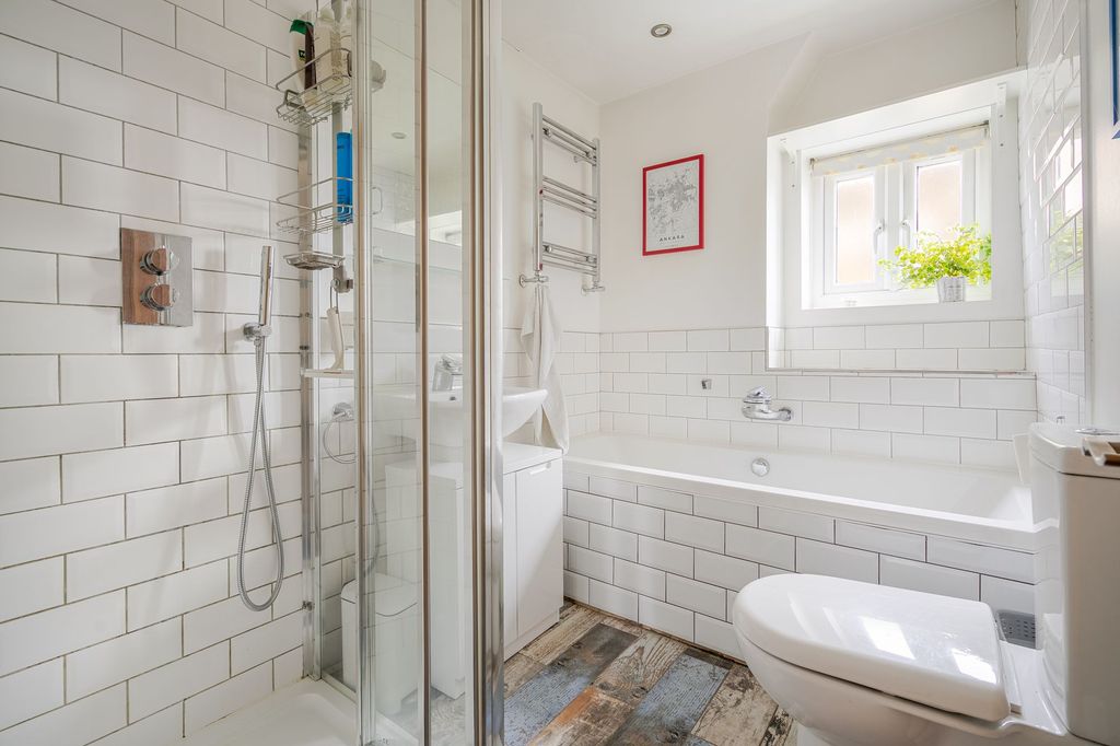 Additional image 9 of 2 bed property to rentClewer Fields, Windsor SL4