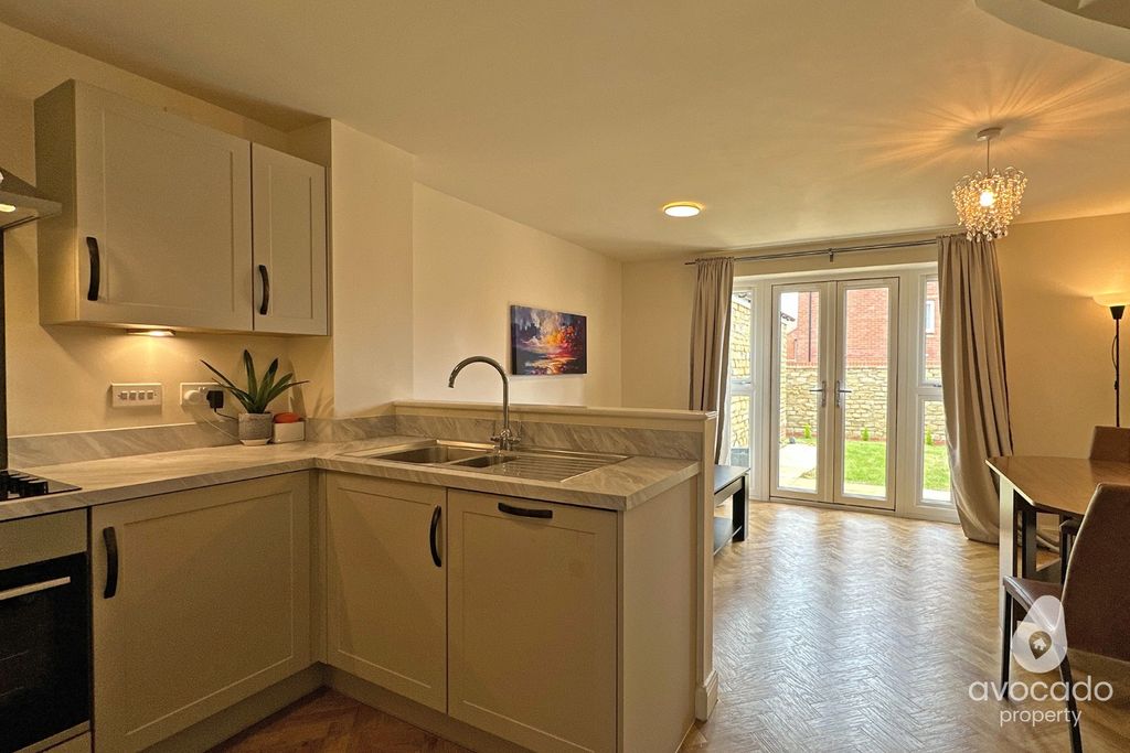 Property photo 2 of 14 4167466