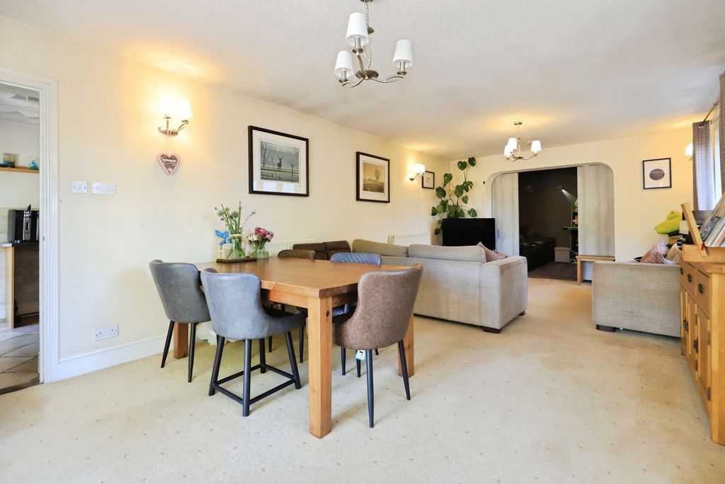 Property photo 3 of 22 Pbox-Img.Jpg