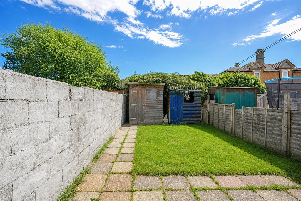 Property photo 2 of 13 19F1Ebd1-0034-460c-8481-E71Bf406F059.Png