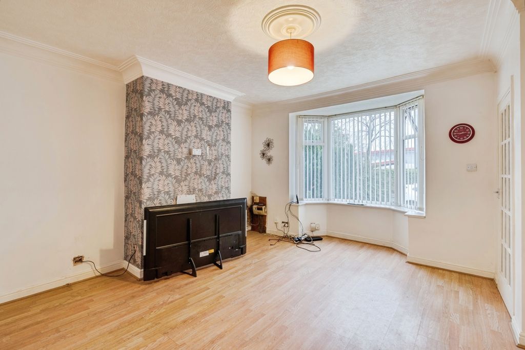 Property photo 2 of 21 Pbox-Img.Jpg