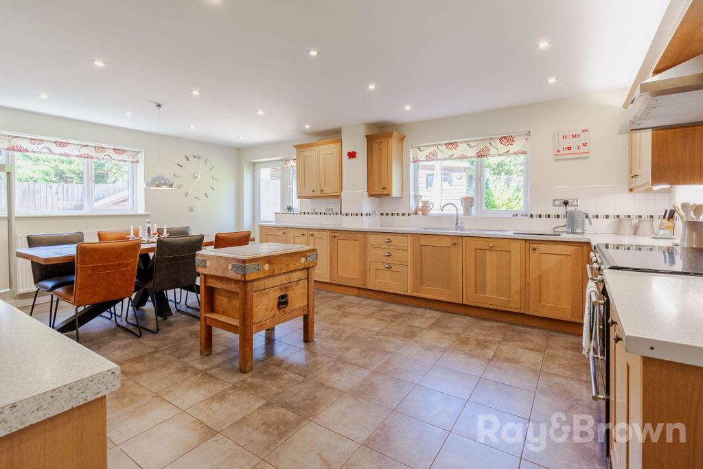Property photo 3 of 64