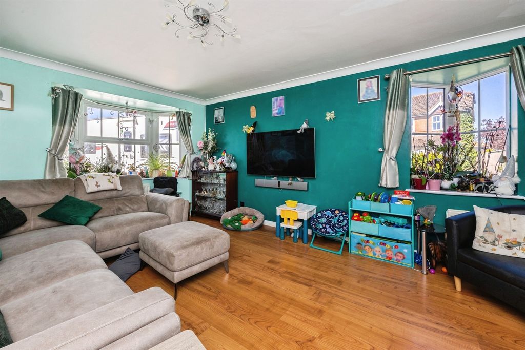 Property photo 3 of 18