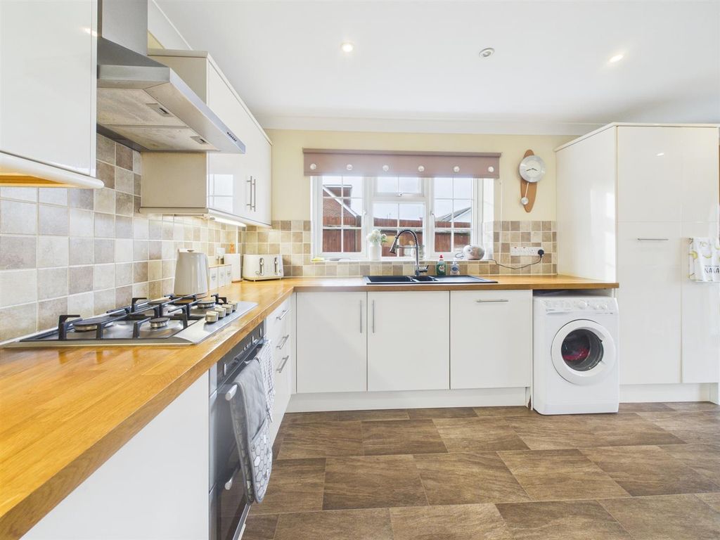 Additional image 13 of 4 bed property for saleBee Road, Peacehaven BN10