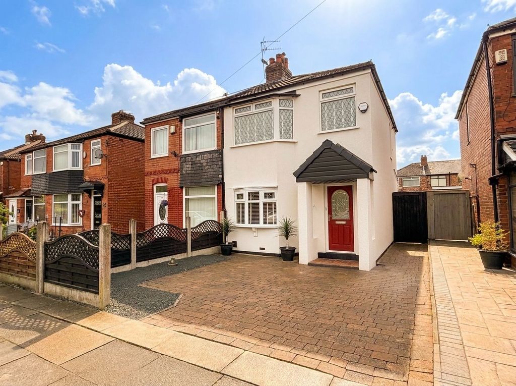 Property photo 1 of 28