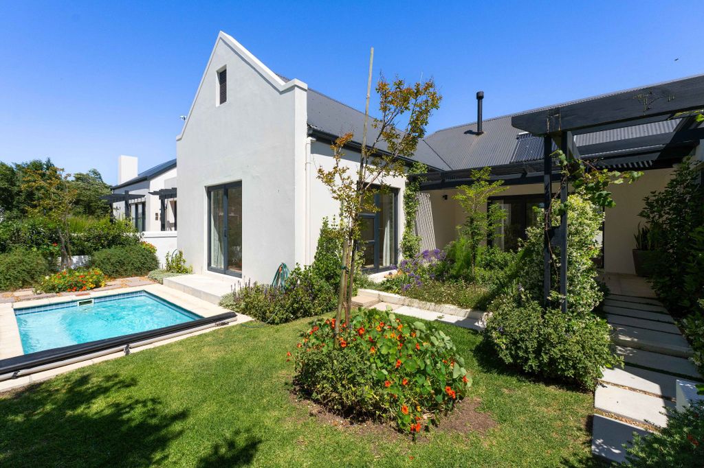 Property photo 1 of 45 Sw1720887