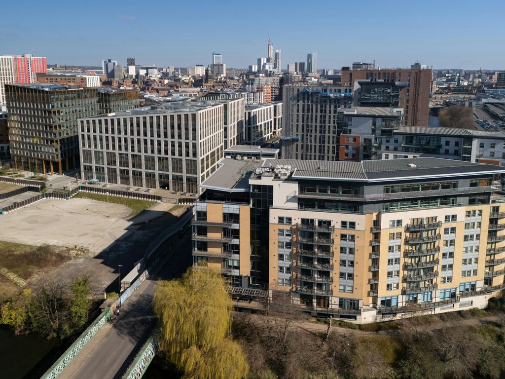 Property photo 1 of 8 Riverside_West_0006.Jpg