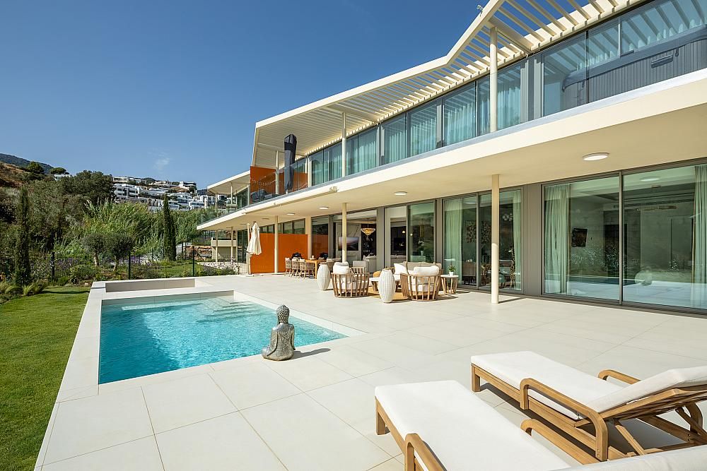 Property photo 3 of 17 Casa Mayfair