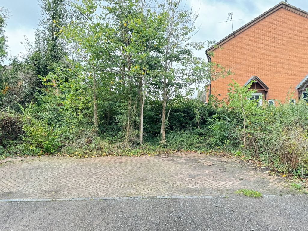 Property photo 3 of 8 Parking Space