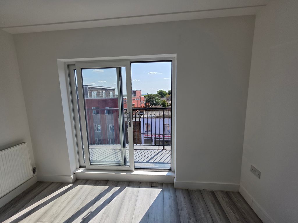 Property photo 3 of 4