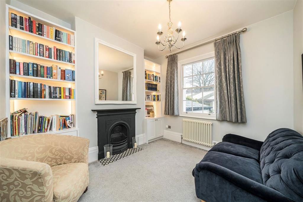 Property photo 3 of 11