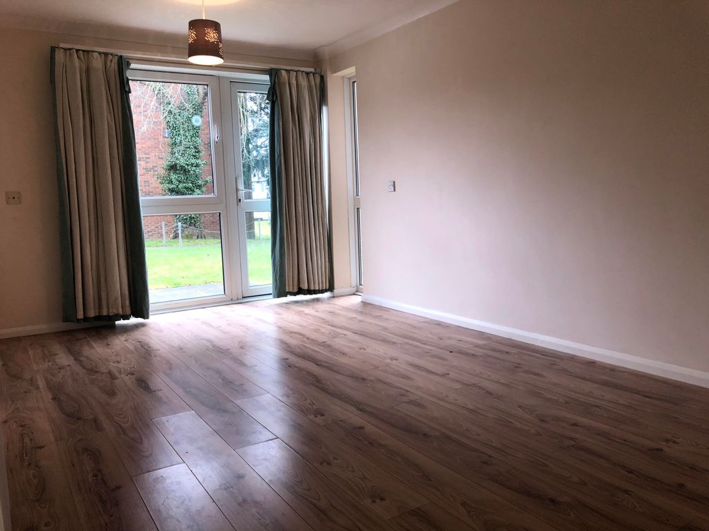 Property photo 3 of 6 Living Room