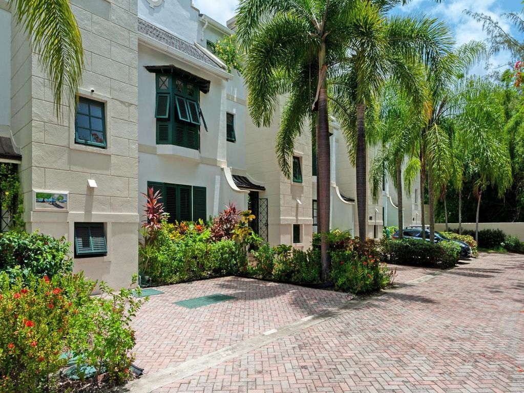 Property photo 1 of 16 Image