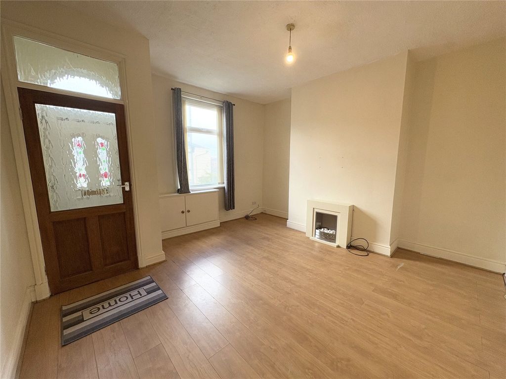 Property photo 2 of 12 Lounge