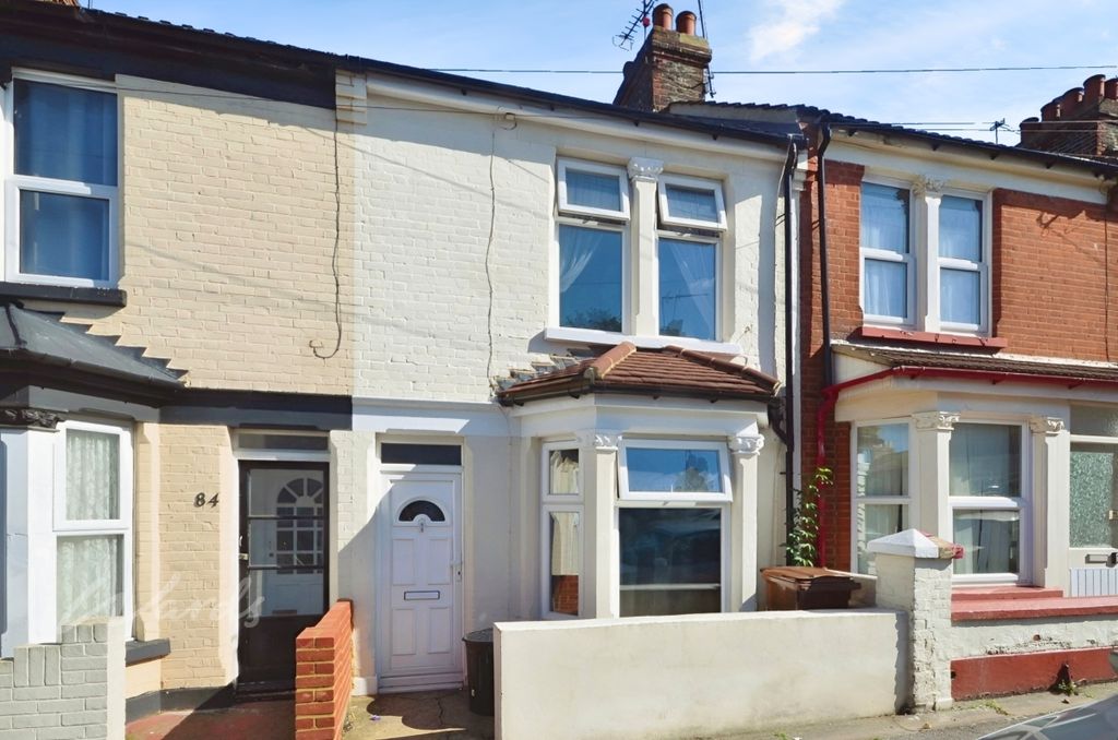 Property photo 1 of 8 Albany Road Front
