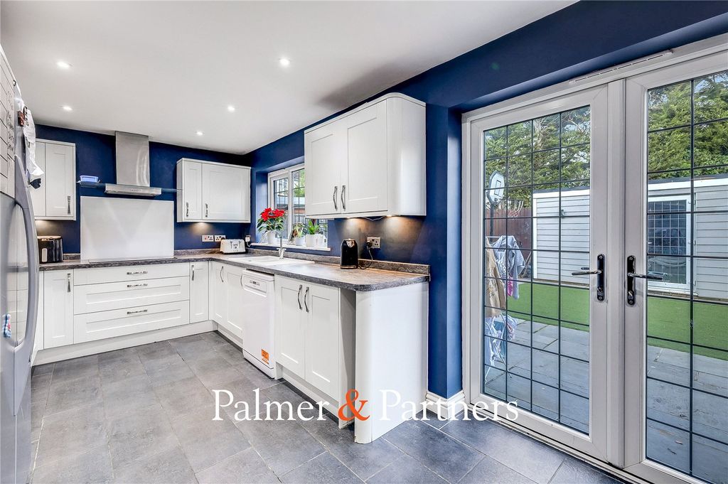 Property photo 1 of 24 Picture No. 11