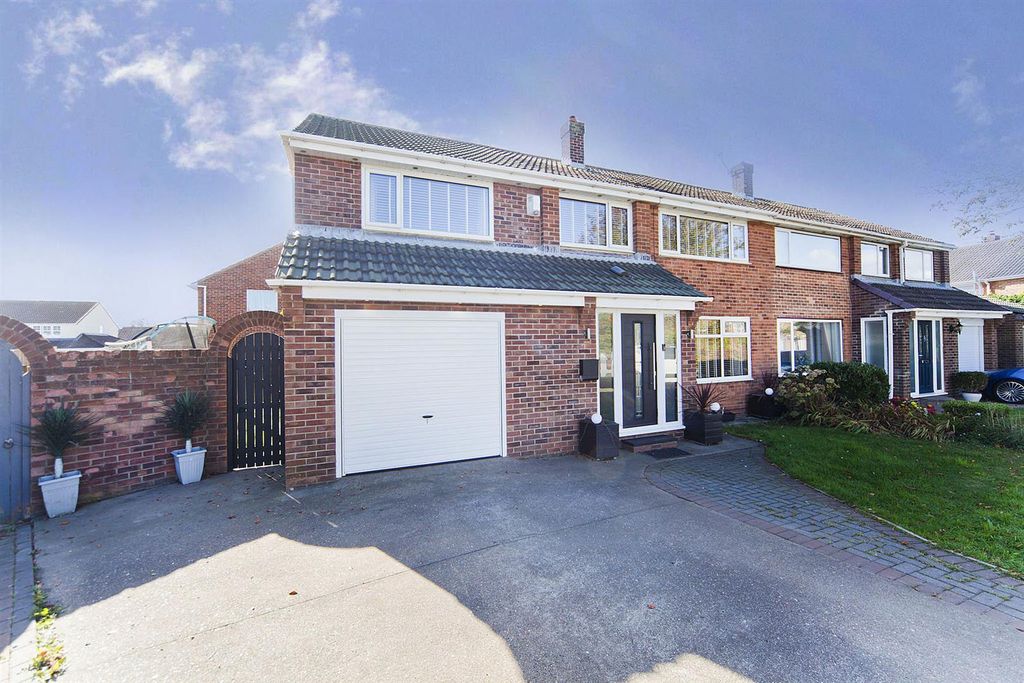 Property photo 1 of 28