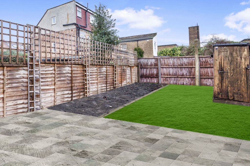 Property photo 2 of 21