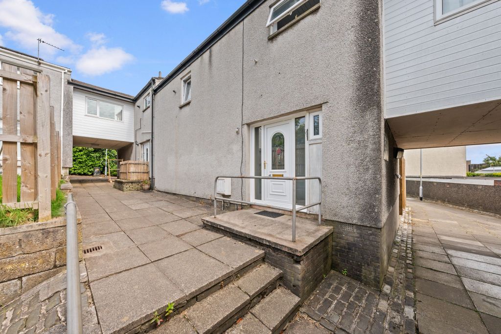 Property photo 3 of 31