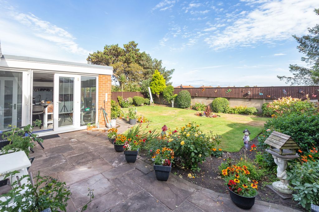 Additional image 20 of 2 bed bungalow for salePrinces Way, Fleetwood FY7