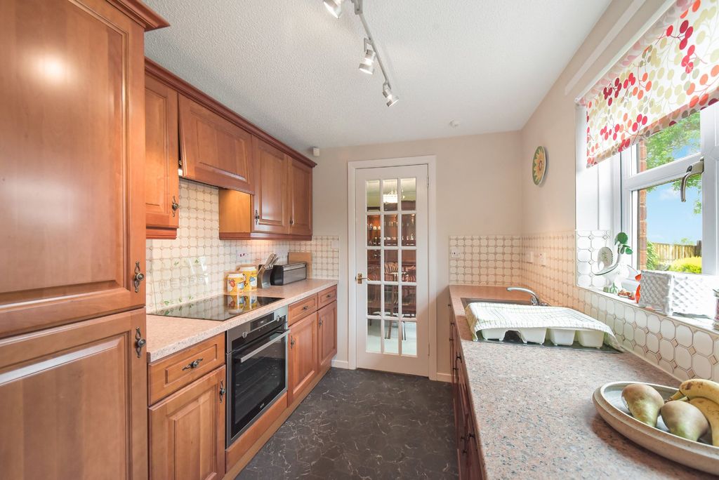 Property photo 3 of 14 Kitchen