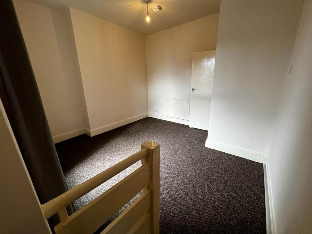 Property photo 3 of 8 Graham 6