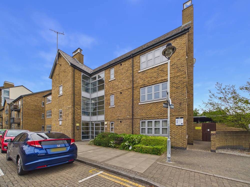 Property photo 1 of 9 Giraffe360-Still009
