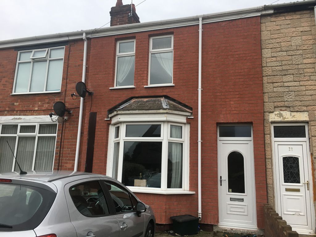 Property photo 1 of 18 A 3 Bedroom House In A Quiet Road In Bentley With Off Street Parking For Rent.