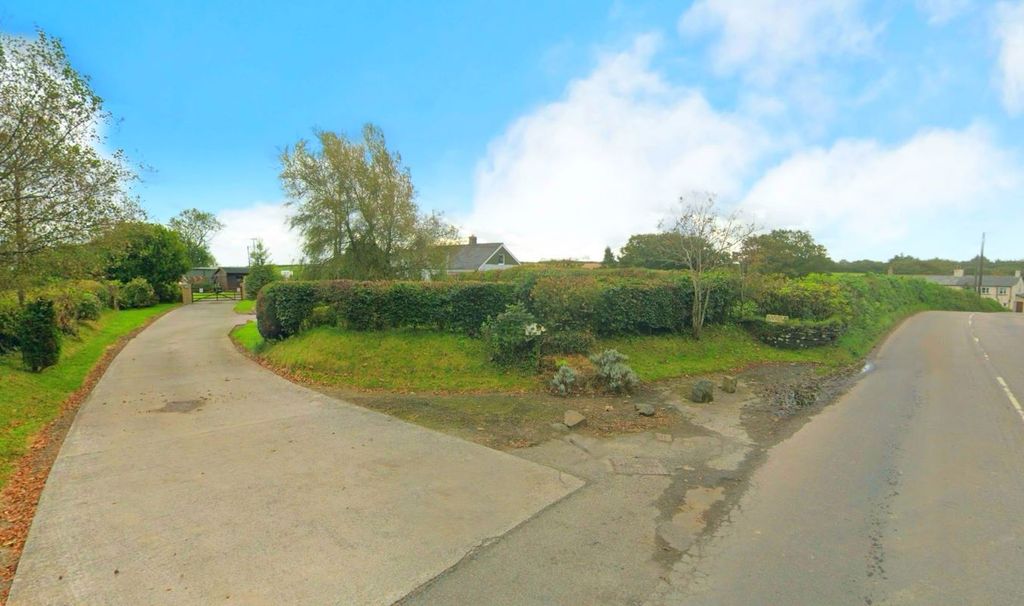 Property photo 1 of 2