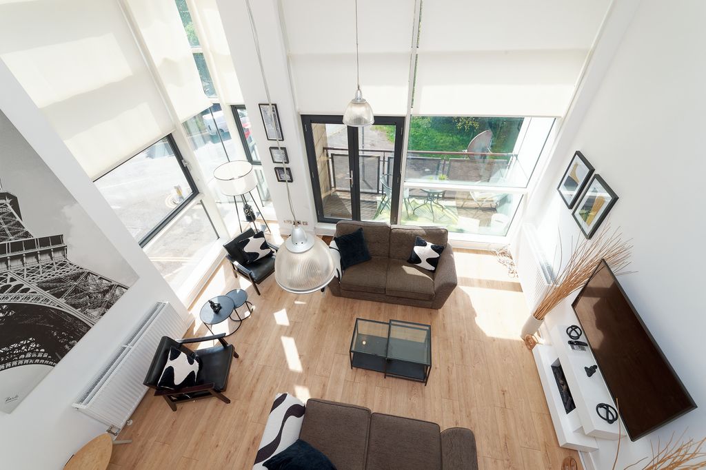 Property photo 2 of 18 Property Image 2