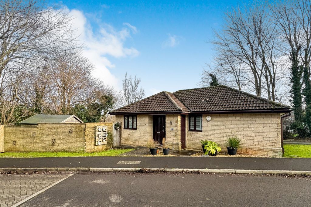 Property photo 2 of 4 14 Oliver Brooks Road, Midsomer Norton, Radstock Ba3 2La