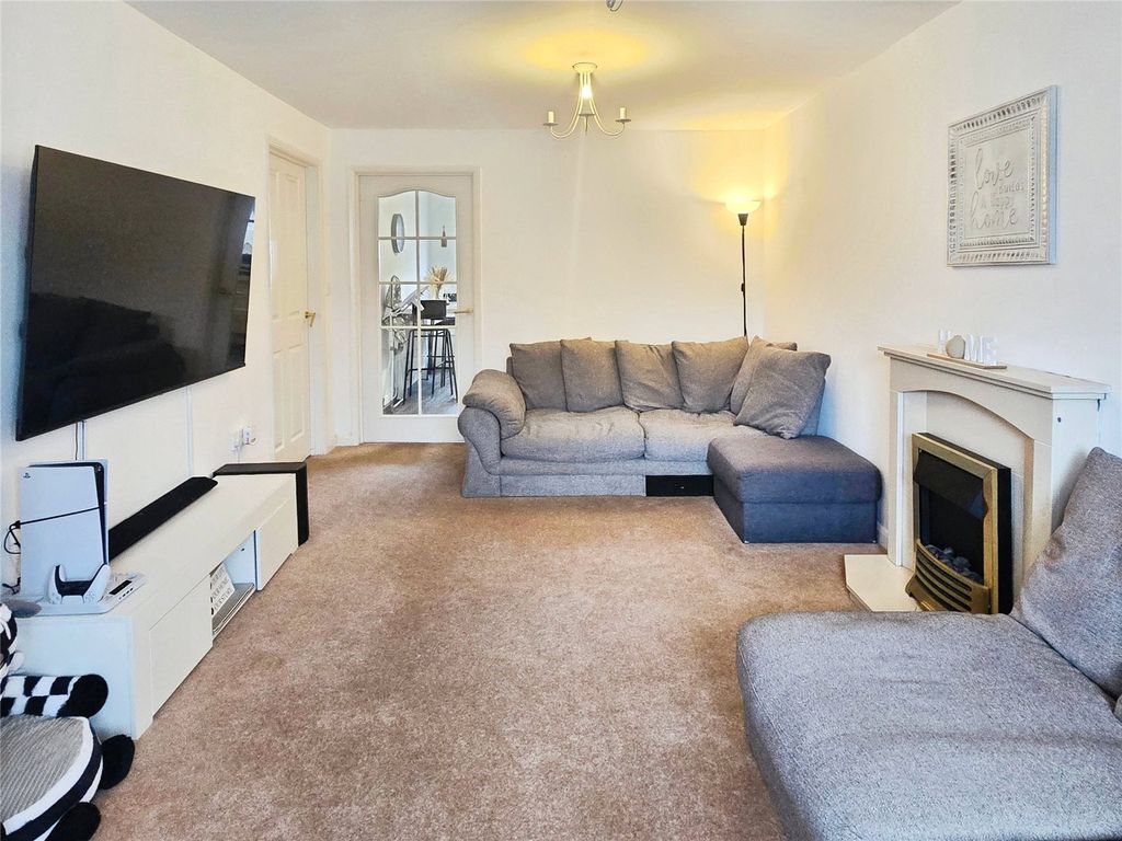 Property photo 2 of 9 Living Room