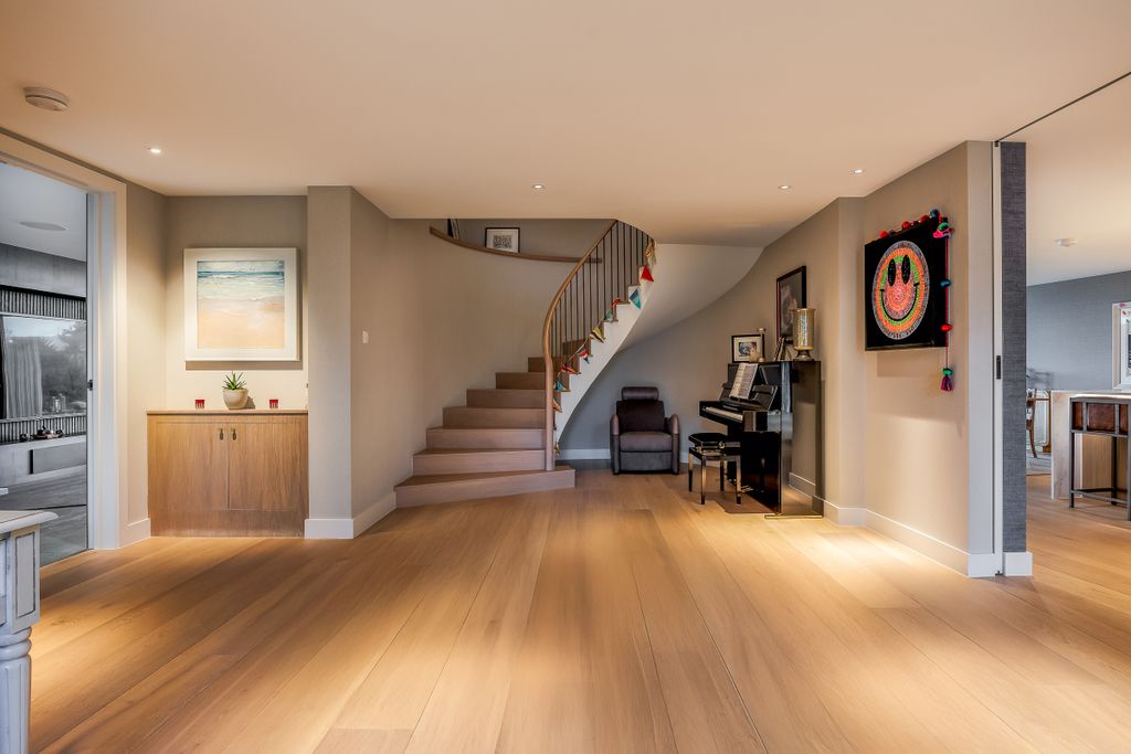 Property photo 3 of 19