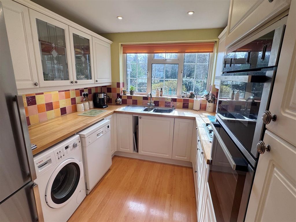 Property photo 3 of 25 Kitch 1.Jpg