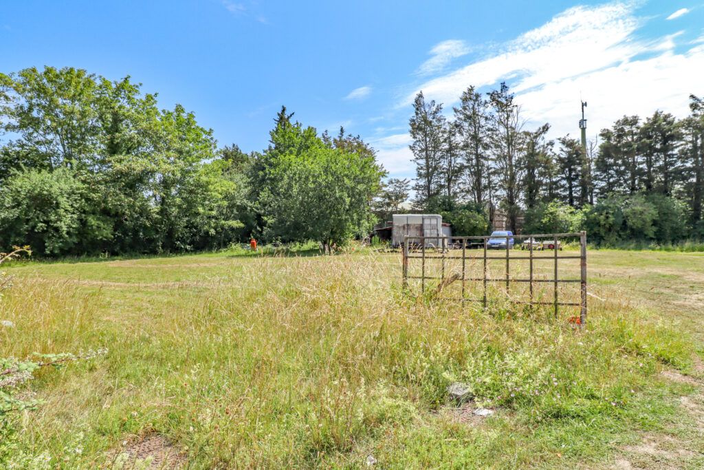 Property photo 3 of 4