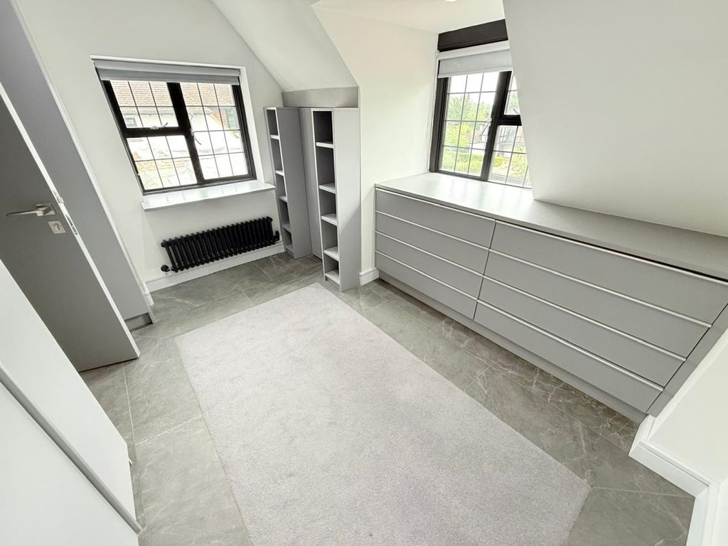 Additional image 14 of 3 bed flat to rentBeech Hill Avenue, Hadley Wood EN4