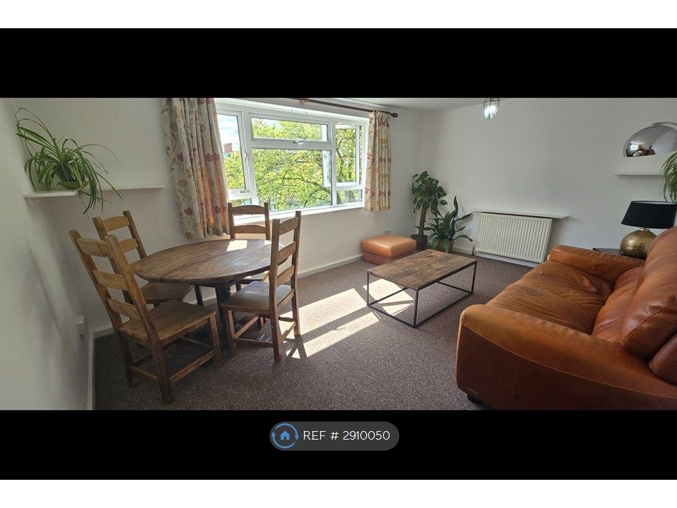 Property photo 1 of 12 Living Room