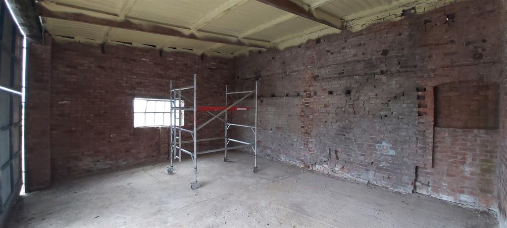Property photo 2 of 3