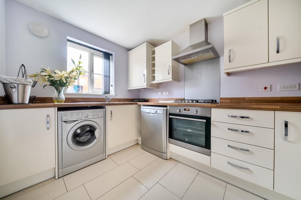 Property photo 3 of 23 Kitchen