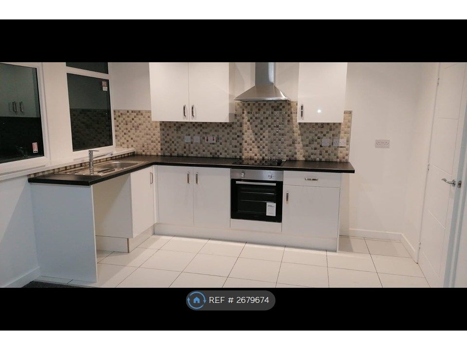 Property photo 3 of 14 Kitchen