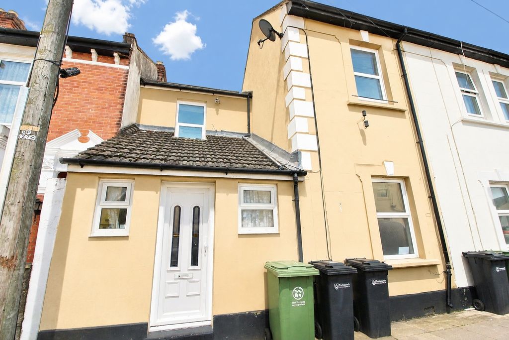 Property photo 1 of 8